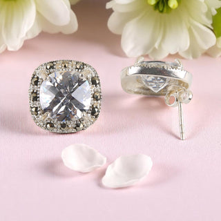 Symmetrical Rounded Square Embedded Studs