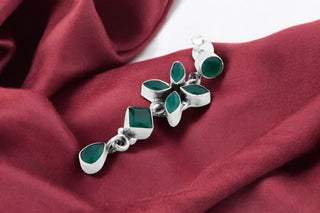 Sleek Green Petal and Leaf Earrings